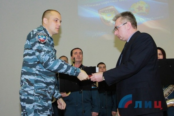 Сводка от НМ ЛНР 10 ноября 2016 года. Укрофашисты шесть раз обстреляли позиции Народной милиции, применялись 152-мм орудия Сводка от НМ ЛНР 10 ноября 2016 года. Укрофашисты шесть раз обстреляли позиции Народной милиции, применялись 152-мм орудия