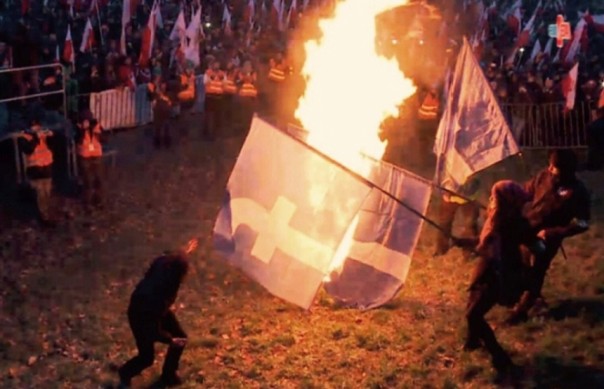 На варшавском митинге националистов сожгли флаг Украины