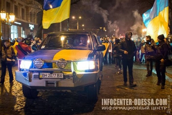 По Одессе маршем прошлись ультрас со всей Украины По Одессе маршем прошлись ультрас со всей Украины