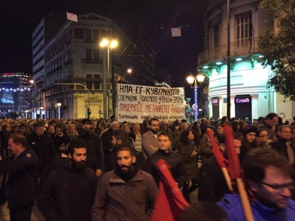 Горячий приём: Обаму в Греции встретили массовыми беспорядками и «коктейлями Молотова» Горячий приём: Обаму в Греции встретили массовыми беспорядками и «коктейлями Молотова»