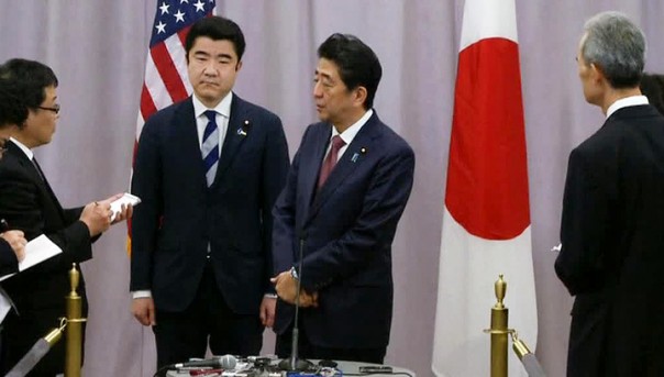 Дональд Трамп провел первую встречу с иностранным лидером