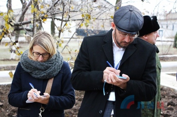 Сводка от НМ ЛНР 19 ноября 2016 года. Руководители ЛНР вручили награды артиллеристам Республики