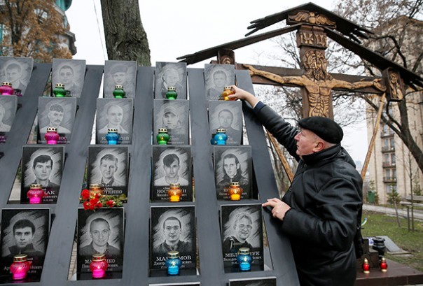 Уперлись в достоинство