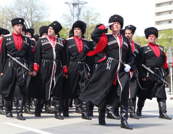 Казаки должны оправдать ношение формы Казаки должны оправдать ношение формы