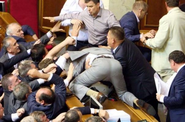 Украинским политикам больше нечего предложить своему народу Украинским политикам больше нечего предложить своему народу