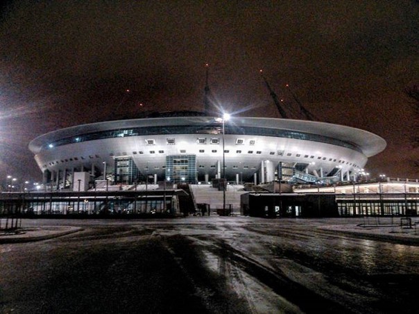 В Санкт-Петербурге 10 тысяч зрителей впервые посетили новый стадион «Зенит-Арена».