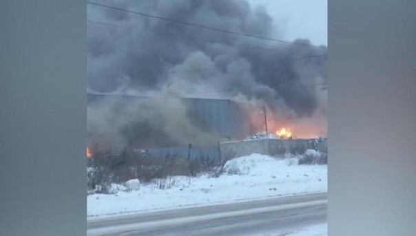 Пожар в Ижевске поглотил четыре тысячи квадратных метров, один погиб, четверо ранены