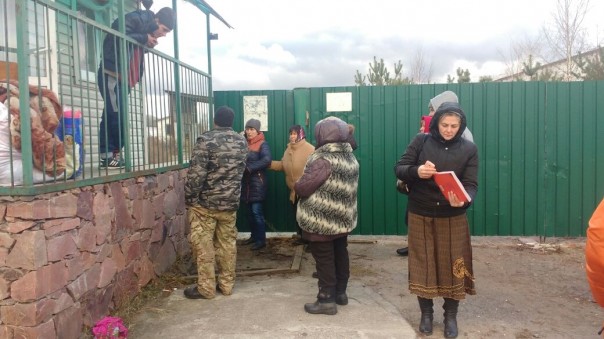 В село под Киевом свезли 500 тонн львовского мусора