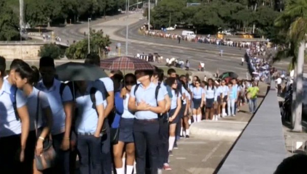 Миллион кубинцев прощаются с Фиделем