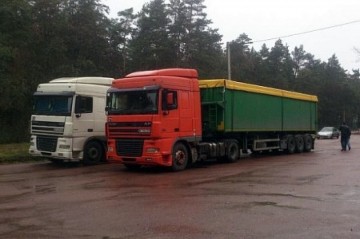 Галичане хотят сбрасывать свои вонючие отходы в Россию: фуры с мусором поймали на границе