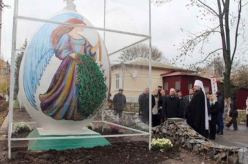 Ветеранам АТО подарили искусственные яйца, чтобы быстрее выздоравливали