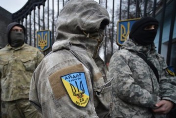 «Воины света» переквалифицировались в экспроприаторов: айдаровцы требуют выдать им для расправы «жирных котов»