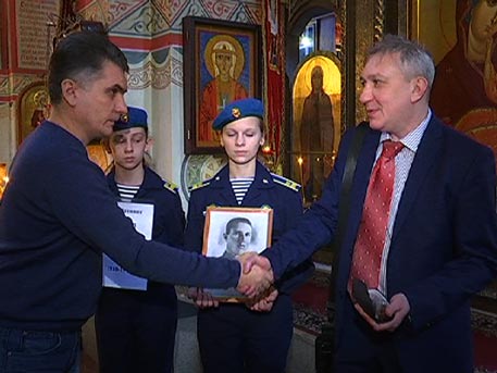 Внук защищавшего Москву в 1941 году лейтенанта получил его личные вещи через 75 лет