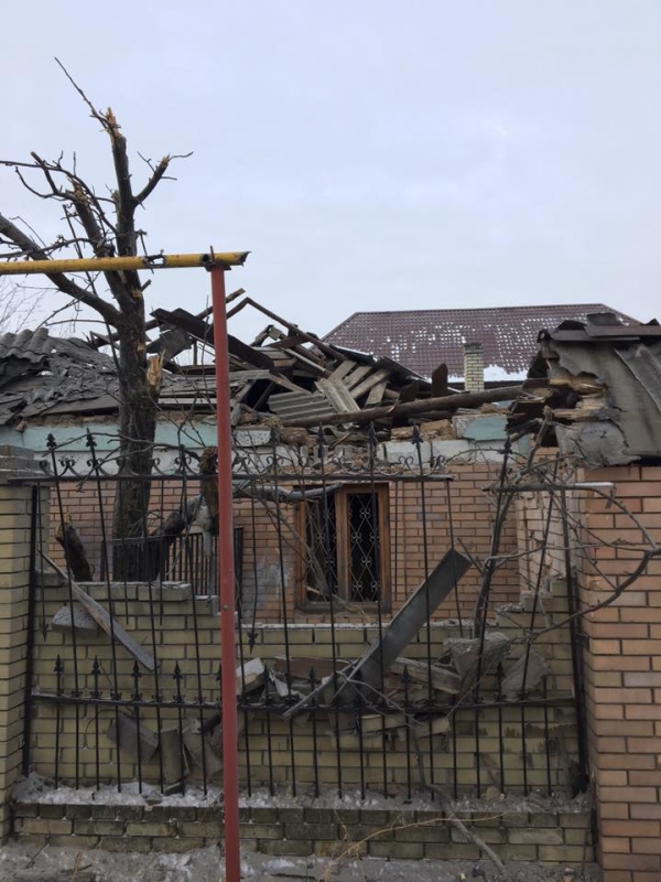 Военная сводка: ночной артиллерийский обстрел Донецка, повреждено как минимум 13 домов Военная сводка: ночной артиллерийский обстрел Донецка, повреждено как минимум 13 домов