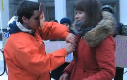 До киевских студентов наконец дошло, что они выскакали на Майдане