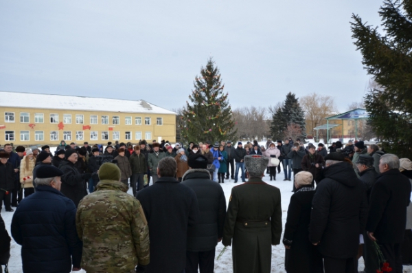 В Ростовской области торжественно открыли бюст Иосифу Сталину В Ростовской области торжественно открыли бюст Иосифу Сталину
