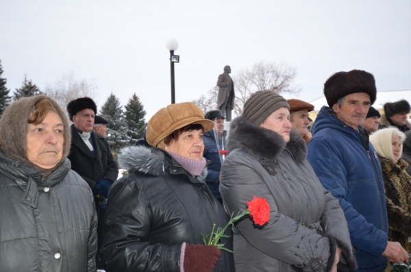 В Ростовской области торжественно открыли бюст Иосифу Сталину В Ростовской области торжественно открыли бюст Иосифу Сталину