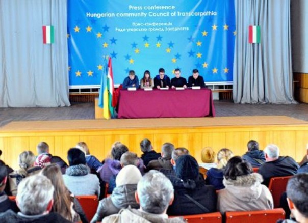 Венгры Закарпатья выдвинули Порошенко ультиматум: либо автономия, либо выход из состава Украины