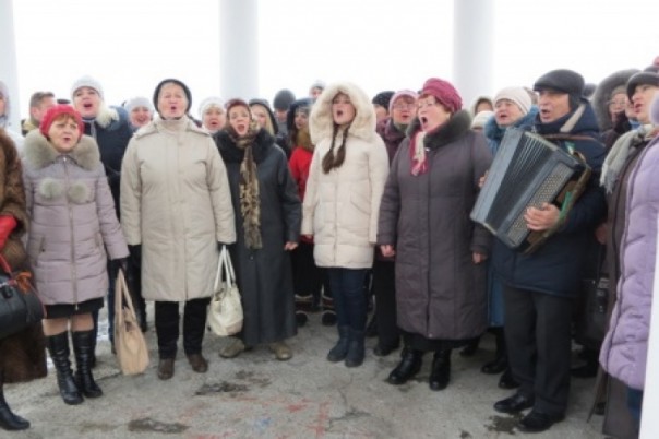 Песенный марафон #СпоемВместе: «И пусть русофобы лютуют, а песня надежду зажгла!»