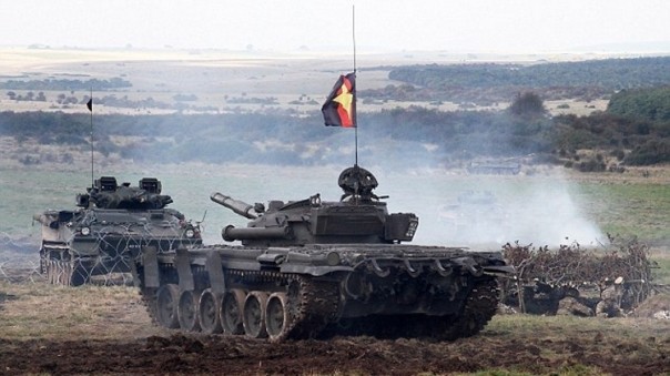 Русские идут, дайте денег: британская армия против «боевых гномов» Русские идут, дайте денег: британская армия против «боевых гномов»