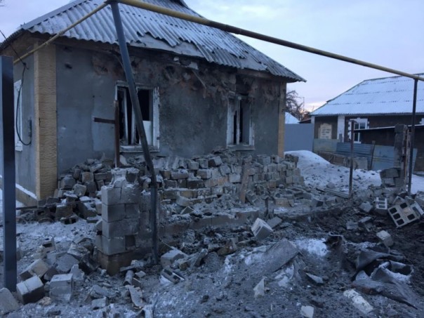 Военная сводка: ночной артиллерийский обстрел Донецка, повреждено как минимум 13 домов Военная сводка: ночной артиллерийский обстрел Донецка, повреждено как минимум 13 домов