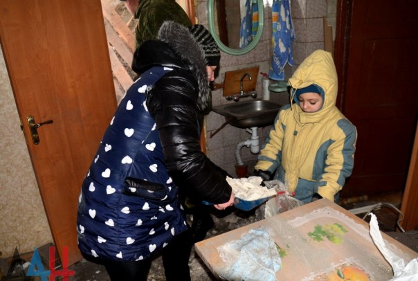 Последствия ночных обстрелов: повреждены минимум 13 домов в Куйбышевском районе Донецка, ранен мирный житель