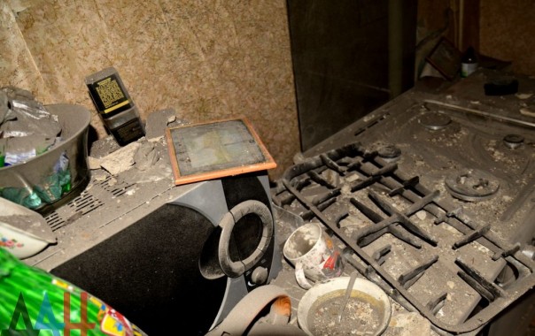 Последствия ночных обстрелов: повреждены минимум 13 домов в Куйбышевском районе Донецка, ранен мирный житель