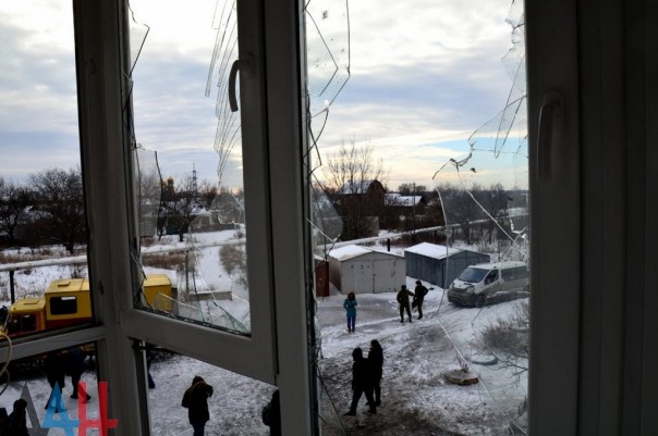 Последствия ночных обстрелов: повреждены минимум 13 домов в Куйбышевском районе Донецка, ранен мирный житель