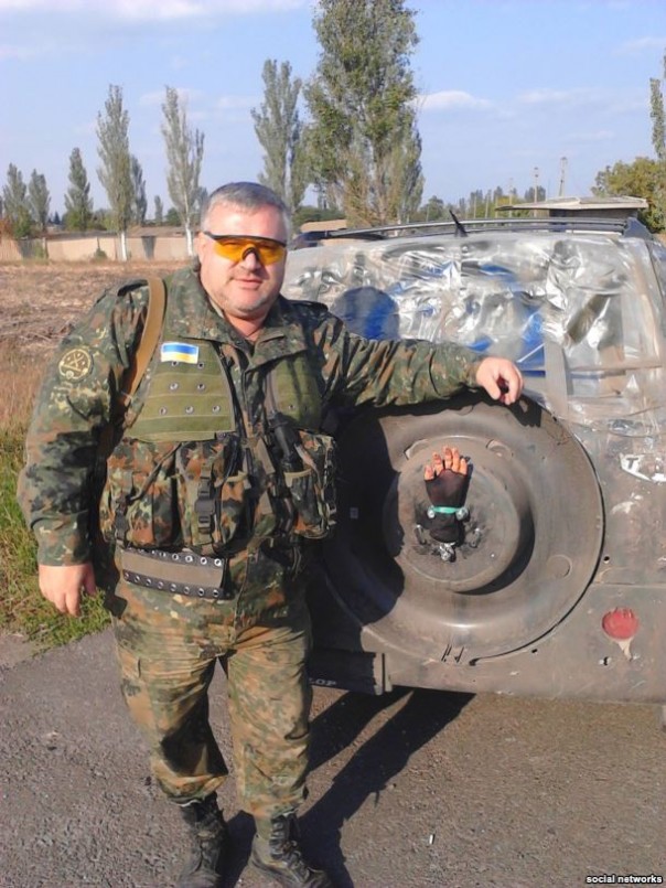 УГИЛовец, хваставшийся рукой ополченца, прокомментировал шокирующий снимок