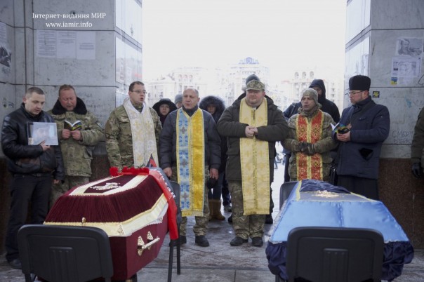«Деревянные вышиванки» для народа Украины
