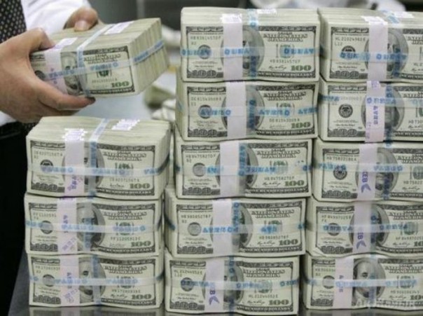 Стало известно, куда могут пойти миллиарды Захарченко Стало известно, куда могут пойти миллиарды Захарченко