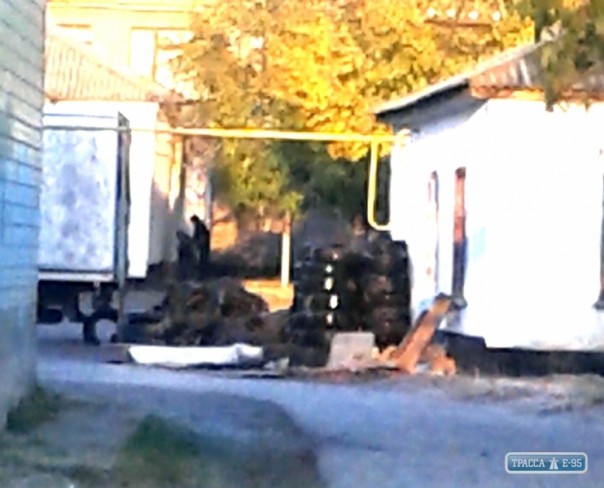 Школу в Одесской области после скандала перестали отапливать автомобильными шинами Школу в Одесской области после скандала перестали отапливать автомобильными шинами