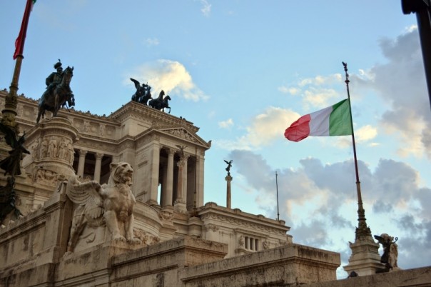 На саммите ЕС Италия блокировала продление антироссийских санкций на год  