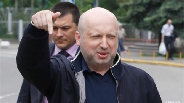 Турчинов: Переведу свои сбережения в гривну, когда стабилизируется экономика. А пока надежнее доллар Турчинов: Переведу свои сбережения в гривну, когда стабилизируется экономика. А пока надежнее доллар