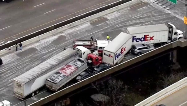 ЧП в США: в штате Мэриленд перевернулся и взорвался бензовоз