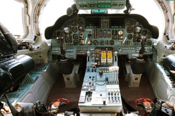 Лучший в мире бомбардировщик: 35 лет на сцене