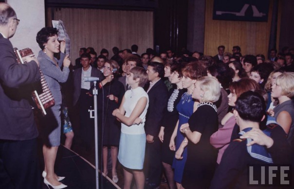 Молодежи 60-х посвящается Молодежи 60-х посвящается