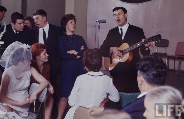 Молодежи 60-х посвящается Молодежи 60-х посвящается