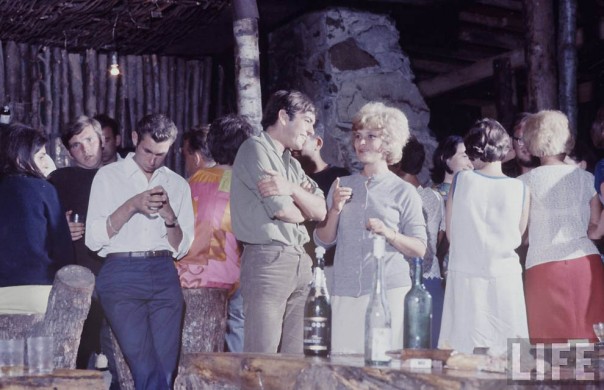 Молодежи 60-х посвящается Молодежи 60-х посвящается