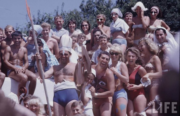 Молодежи 60-х посвящается Молодежи 60-х посвящается