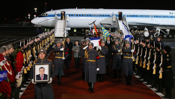 Лавров и Чавушоглу встретили во Внуково самолет с телом посла