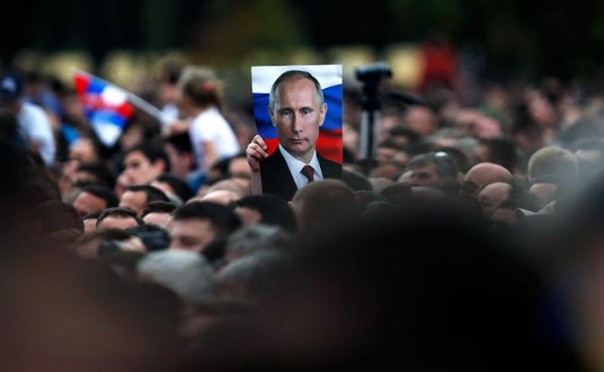 Bloomberg: санкции с России снимут в течение года