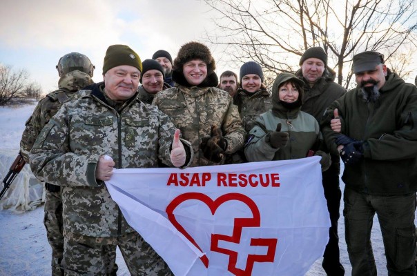 «300-е» идут пешком и с собой несут «200-х». Светлодарск, реалии… «300-е» идут пешком и с собой несут «200-х». Светлодарск, реалии…