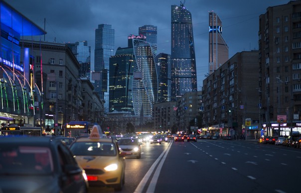 Fitch отзывает рейтинги всех российских компаний по национальной шкале