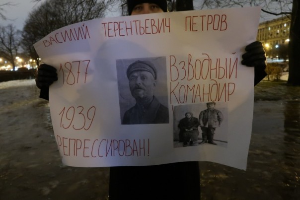 Тяжелые будни корреспондентов ЦРУ Тяжелые будни корреспондентов ЦРУ