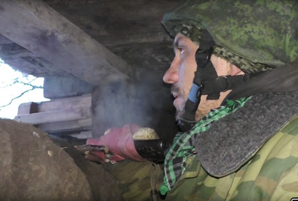 Скрутили в дугу