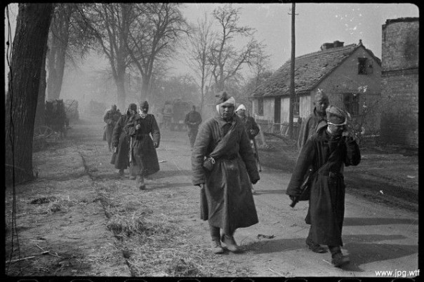 Случайно обнаружились уникальные фотографии Второй мировой войны