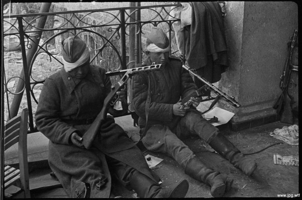 Случайно обнаружились уникальные фотографии Второй мировой войны
