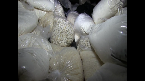 В Алеппо обнаружены склады с провизией из США В Алеппо обнаружены склады с провизией из США