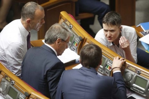 Смена рыл у корыта: ждать ли досрочных парламентских выборов в 2017?  